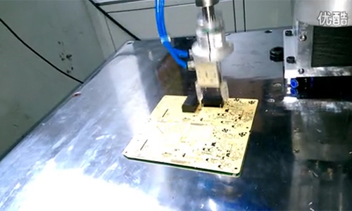 電容插件——全自動PCBA剪腳方案